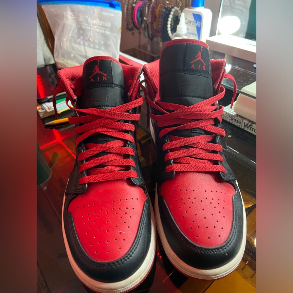 Size 10.5 - Jordan 1 Mid Alternate Bred